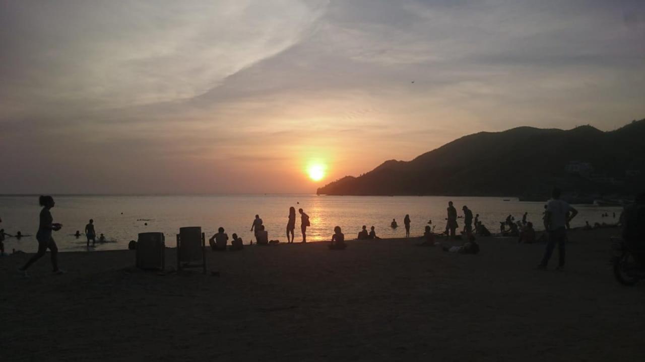 El Garaje Hostal Taganga Kültér fotó